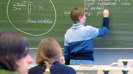 Das Lernen lernen. Im Osten Deutschlands galt die Förderschule lange als geschützter Raum. Der Preis dafür ist, die meisten Schüler erreichen keinen regulären Abschluss. Im Westen meiden Eltern die dortigen  der Name verrät es  Sonderschulen.