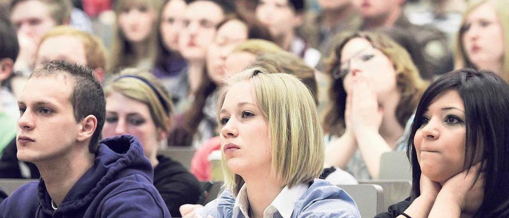 Ungenügend vorbereitet. Viele Studierende halten den Praxisbezug an den Universitäten heute für unzureichend.