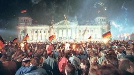 Jubelstimmung. Die Bilder der Einheitsfeier vor 20 Jahren auf dem Platz der Republik sollen diesmal auf eine Fassade des Reichstags projiziert werden.