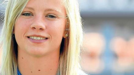 Wieder am Bundesliga-Ball. Tabea Kemme (links) will am Sonntag mit Turbine Potsdam im Babelsberger Karl-Liebknecht-Stadion gegen den USV Jena mit Anna Höfer (rechts) erneut erfolgreich sein.