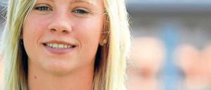Wieder am Bundesliga-Ball. Tabea Kemme (links) will am Sonntag mit Turbine Potsdam im Babelsberger Karl-Liebknecht-Stadion gegen den USV Jena mit Anna Höfer (rechts) erneut erfolgreich sein.
