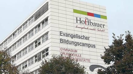 Erdgeschoss Kindergarten, darüber sechs Etagen Gymnasium: Bei Hoffbauer-Schüler sind Treppen zu erklimmen.