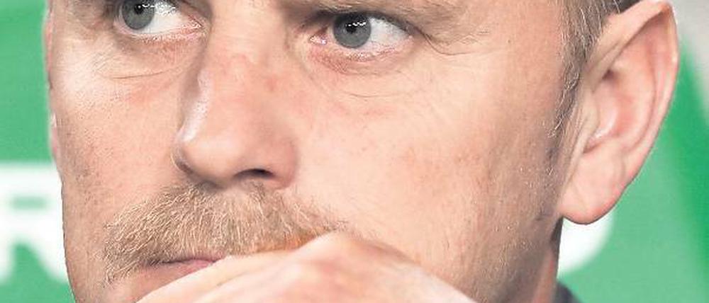 Trainer Thomas Schaaf. Sowohl bei Personal und System noch ein Suchender.