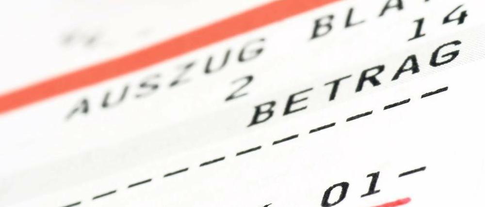 Knietief im Dispo. Manche Jugendliche stecken tief in der Schuldenfalle. Manchmal hilft nur noch eine Privatinsolvenz.