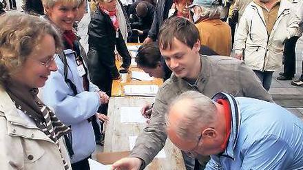 Schriftlicher Protest. Wie hier in Kleinmachnow sind in der Region Teltow in kürzester Zeit über 5000 Unterschriften gegen Fluglärm gesammelt worden.