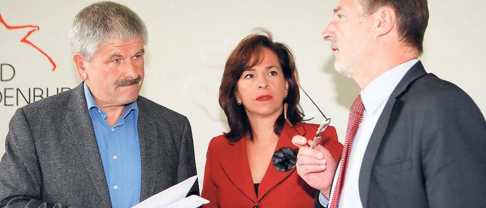 Vor der Stichwahl. Jann Jakobs (SPD, r.) und Hans-Jürgen Scharfenberg (Linke) treten am 3. Oktober erneut gegeneinander an, Barbara Richstein (CDU) wurde bei der Oberbürgermeisterwahl dagegen mit nur 10,5 Prozent Dritte.