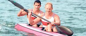 Gesichter des Sports im Land. Die Olympiasiege und WM-Titel Kay Bluhms (r.) und Torsten Gutsches im Kanu (Bild links) gehören ebenso zu 20 Jahren Landessportbund Brandenburg wie der Kinder- und Jugendsport (Bild rechts).