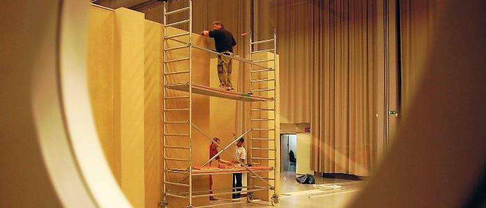 Vorbereitungen für 3000 Mediziner. Tagungszentrum für den bislang größten Kongress in Potsdam wird die Metropolis Halle am Filmpark Babelsberg sein, in der derzeit gut 30 Filmpark-Mitarbeiter die Veranstaltung vorbereiten.