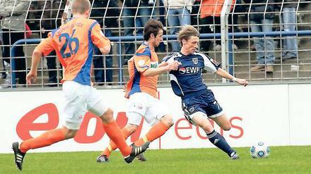Ostderby. Der SV Babelsberg 03 hier Matthias Rudolph (r.) im vergangenen Jahr gegen Stephan Gusche (l.) und Max Kremer will heute gegen Rostock punkten.