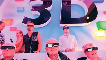 Der Zuschauer trägt Brille. Das stellen sich zumindest die Hersteller von 3-D-Unterhaltungselektronik vor, die sich zahlreich auf der Ifa präsentieren.