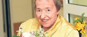 Ein Jahrhundert plus eins: Die frühere Lehrerin Ilse Nowak feierte gestern ihren Geburtstag im Emmaus-Haus. Die gebürtige Potsdamerin engagiert sich seit Jahren für den Wiederaufbau der historischen Mitte der Stadt.