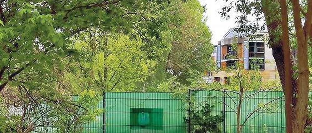 Dauerzustand droht. Das Signal vom Bund ist deutlich: Meistbietend sollen die Griebnitzsee-Ufergrundstücke verkauft werden. Die Stadt fühlt sich im Stich gelassen.