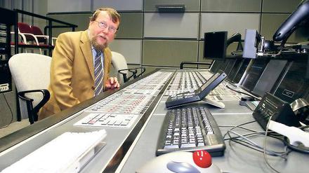 Ein Präsident auf Talentsuche. Filmhochschul-Leiter Professor Dieter Wiedemann lädt Schüler ein, sich schon vor dem Studium mit Filmtechniken wie dem Mischpult oder in Seminaren mit der Filmgeschichte auseinanderzusetzen.