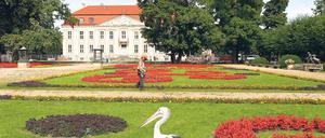 Schmuckstück. Das Schloss Friedrichsfelde ist restauriert jetzt muss nur noch der Brunnen vorm Eingang fertig werden.
