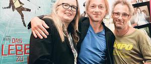 Drei für Alfi. Produzentin Manuela Stehr, Markus Hering, der in Das Leben ist zu lang die rebellische Filmfigur Alfi Seliger spielt und Regisseur Dany Levy (r.) am Sonntag im Thalia.