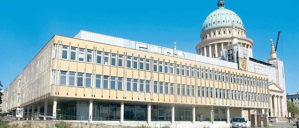 Abriss erwartet. Das FH-Gebäude am Alten Markt. Bleibt es nun stehen?