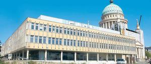 Abriss erwartet. Das FH-Gebäude am Alten Markt. Bleibt es nun stehen?