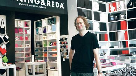 Schwedisch kühl. Das Interieur von Andreas Kretschmanns Geschäft wird bestimmt von moderner Ästhetik. Seit zwei Jahren handelt er in der Friedrich-Ebert-Straße mit Papier, Büro- und Geschenkartikeln aus dem skandinavischen Land.