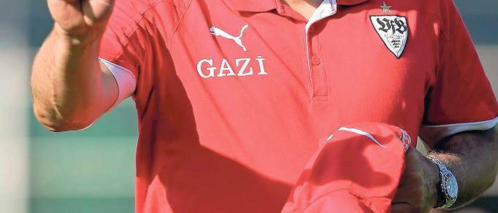 Will in Babelsberg siegen. Christian Gross, Trainer des Bundesligisten VfB Stuttgart, konnte mit seiner Mannschaft nicht die gewünschte ausgiebige Vorbereitung durchführen.
