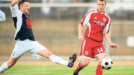 Duell am Stern. Fortuna-Torschütze Steffen Krause (l.) gegen Martin Blondzik.