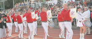 Leider keinen Weltmeistertitel, aber zwei zweite Plätze konnte der Potsdamer Fanfarenzug  hier beim Ausmarsch aus dem Stadion  erringen.