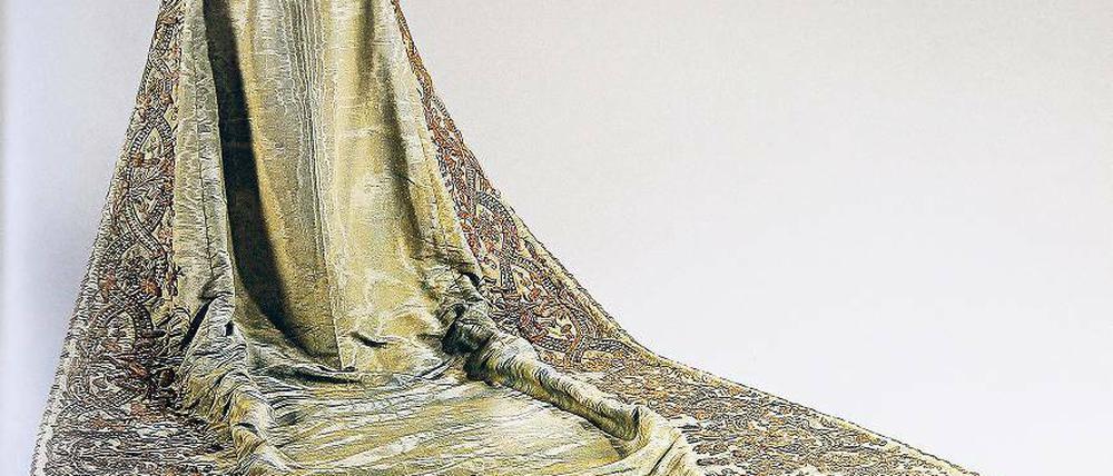 Äußerst unpraktisch, dafür aber prachtvoll. Ein Kleid der Königin Luise.