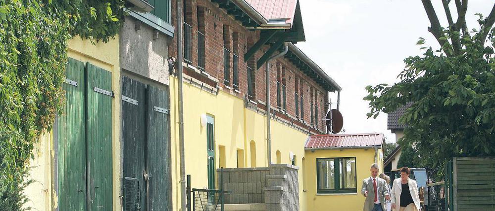 Neue Wege. In dieser Wohneinrichtung in Groß-Pinnow in Brandenburg kümmert sich das Evangelischen Jugend- und Fürsorgewerk um kriminelle Mädchen und junge Frauen.