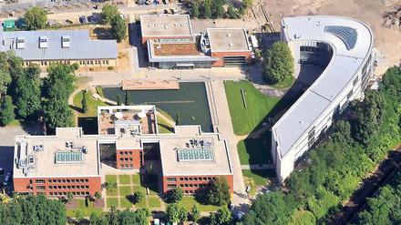 Im Bogen. Der neue HPI-Bau schließt den Campus in Richtung Berlin ab.