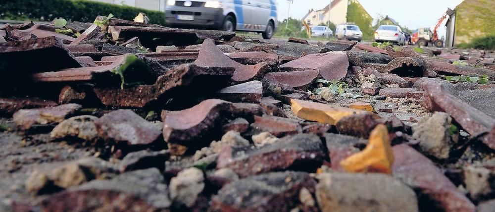 Am Boden zerstört. Die Stadt Mühlberg wurde Pfingstmontag 2010 von einem Tornado verwüstet. Knapp 300 Dächer wurden teilweise abgedeckt, auch das Schloss und ein Kloster wurden beschädigt. Am Wiederaufbau hat die klamme Kommune schwer zu tragen.
