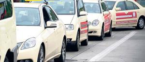 Standstreit. In Schönefeld gerieten sich die Fahrer in die Quere.