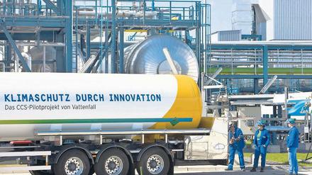 Unter Zeitdruck: Bis 2015 will der Energiekonzern Vattenfall sein CCS-Projekt im Land Brandenburg einsatzbereit haben. Einwände zu den vorgeschriebenen Planfeststellungen könnten den ambitionierten Zeitplan des Konzern jedoch sprengen.