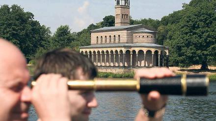 Blickfang: Die Heilandskirche in Sacrow wird mit Bundesgeld saniert.