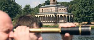 Blickfang: Die Heilandskirche in Sacrow wird mit Bundesgeld saniert.