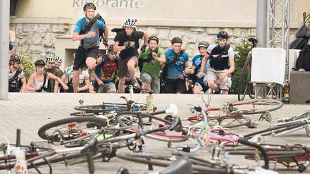 Massenstart. Das Finale der Radboten um den Deutschen Titel beginnt.