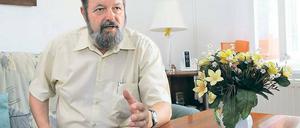 Meisters des Wortes. Norbert Schülers Ziel sind 10 000 Einträge.