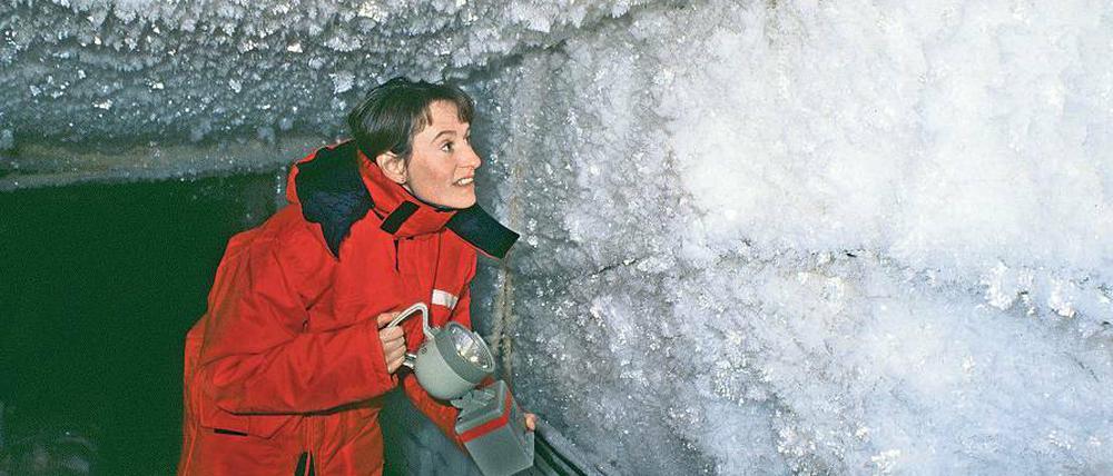 So schön frostig zeigt sich leider keiner der einstigen Kühlorte mehr. Hier handelt es sich um das eisige Untergeschoss der Neumayer-Forschungsstation in der Antarktis.