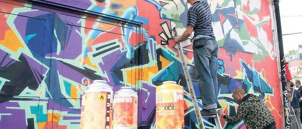 Legale Graffiti-Kunst. Neben Workshops für Graffiti-Anfänger gibt es während der Ferien auch Aktionen zum legalen Sprayen.