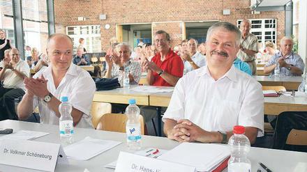 Applaus. Hans-Jürgen Scharfenberg erhielt 97 Prozent der Delegierten-Stimmen und will ab Oktober Oberbürgermeister sein.