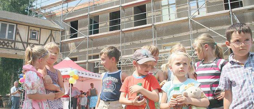 Richtfest für den neuen AWO-Kitahort in der Grenzstraße.