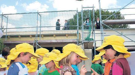 Zukünftige Nutzer. Kinder der Kita Baumschule waren Richtfestgäste.