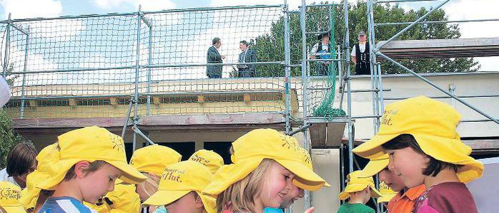 Zukünftige Nutzer. Kinder der Kita Baumschule waren Richtfestgäste.