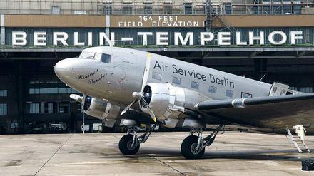 Historie. Bis Ende 2008 war die DC-3 Dakota in Tempelhof stationiert.