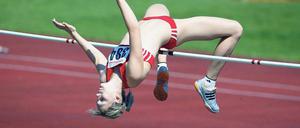 Will höher hinaus. Annett Engel aus Potsdam springt in Wattenscheid.