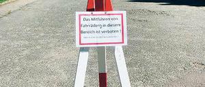 Gesperrt: Zumindest die Mitnahme von Fahrrädern in diesen Bereich des Parkes Sanssouci ist verboten. Gerichtlich durchgesetzt hat die Stiftung allerdings nichts.