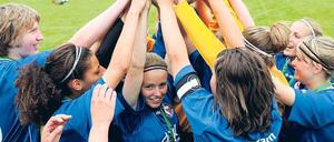Pure Siegesfreude. Die B-Juniorinnen des 1. FFC Turbine Potsdam erkämpften sich mit einem 3:1-Sieg gegen Hoffenheim den Titel.
