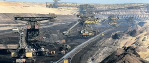 Ortsteile besser schützen. Gemeinde und Grüne Liga hatten gefordert, den Tagebau Jänschwalde weiter südlich enden zu lassen als genehmigt und eine unterirdische Dichtwand gegen abfließendes Grundwasser zu bauen.