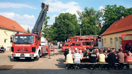 Endlich da der neue Drehleiterwagen der Stahnsdorfer Feuerwehr.