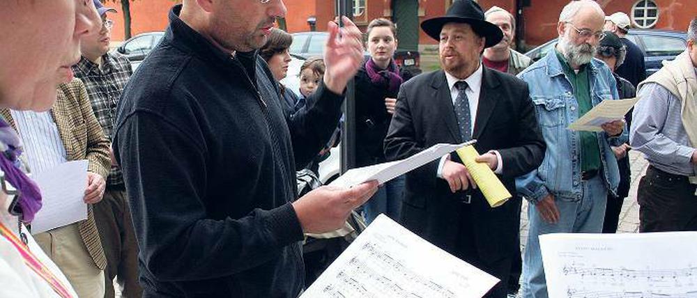 Shalom aleichem Friede sei mit euch wurde von Ud Joffe angestimmt.