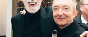 Glückliche Gewinner. Michael Haneke freut sich mit seinem Maskenbildner Waldemar Pokromski (Bild l., v.l.), während Hanekes Kameramann Christian Berger seine Lola begutachtete (Bild r.o.). Oscar-Preisträger Christoph Waltz (Bild r. M.) genoss den Studio-Babelsberg-Brunch im Grünen ebenso wie Ken Adam (Bild u. l.).
