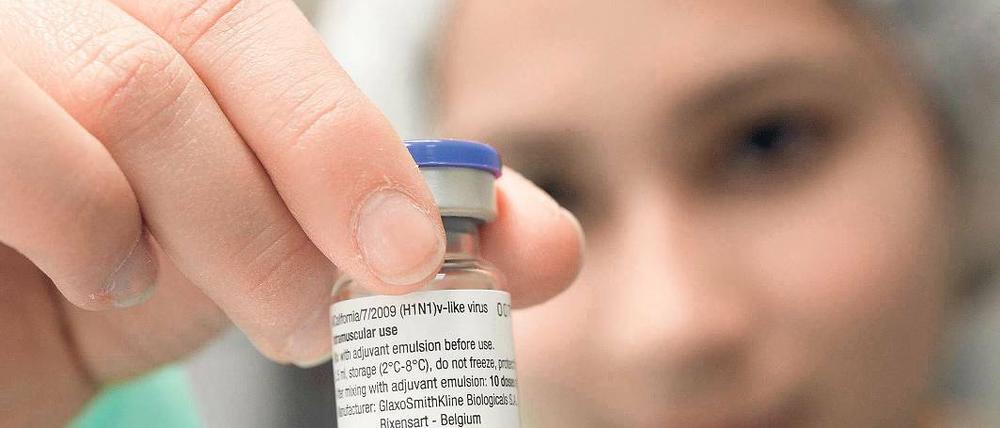 Impfdosen gibt es noch genug. Aber in der Bevölkerung hat das Interesse an der sogenannten Schweinegrippe deutlich nachgelassen. In Berlin gab es jetzt einen neuen Todesfall. In der neuen Grippesaison werde das H1N1-Virus vorherrschen, meinen Experten.